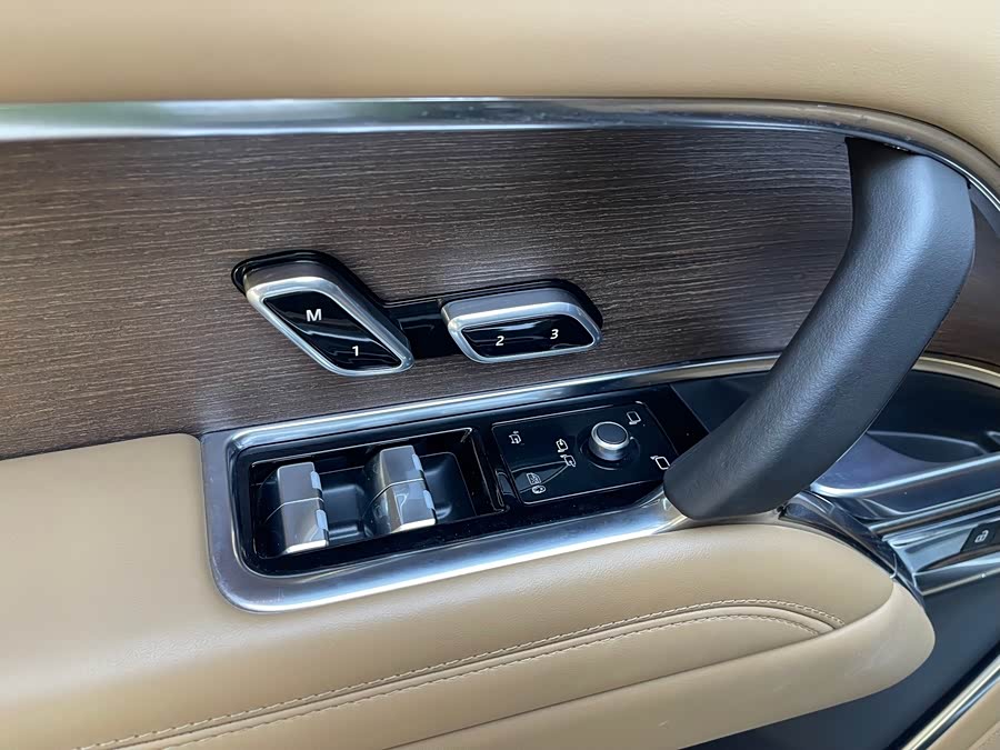 Range Rover 2024 3.0 L6 400PS Long Wheelbase Seven-Seater - zdjęcie 16