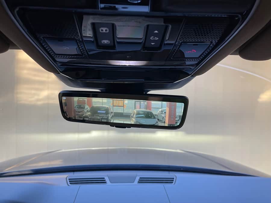 Range Rover 2024 3.0 L6 400PS Long Wheelbase Seven-Seater - zdjęcie 17