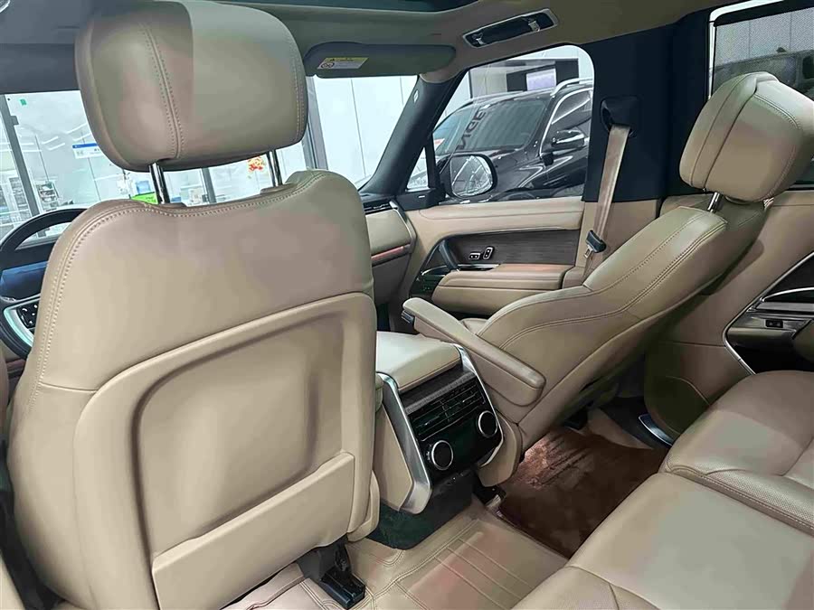Range Rover 2024 3.0 L6 400PS Long Wheelbase Seven-Seater - zdjęcie 9