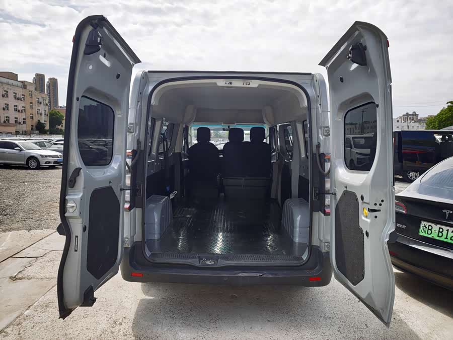 Remote Super VAN 2025 2WD Short Wheelbase Medium Roof 68kWh Smart Chip - zdjęcie 11