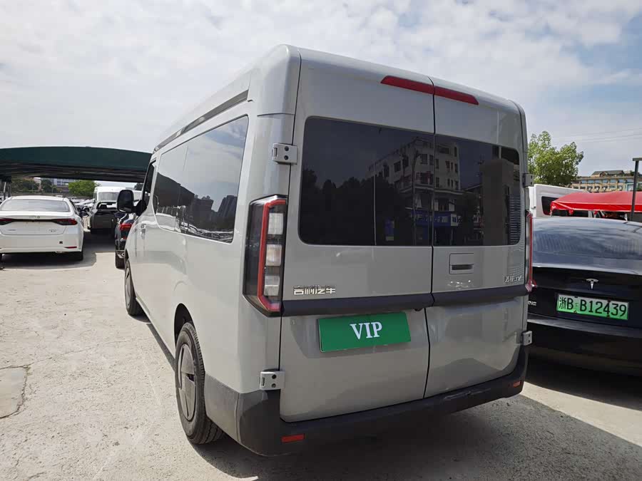 Remote Super VAN 2025 2WD Short Wheelbase Medium Roof 68kWh Smart Chip - zdjęcie 15