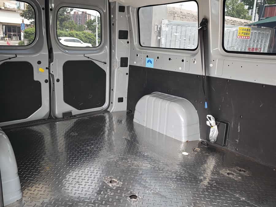 Remote Super VAN 2025 2WD Short Wheelbase Medium Roof 68kWh Smart Chip - zdjęcie 7