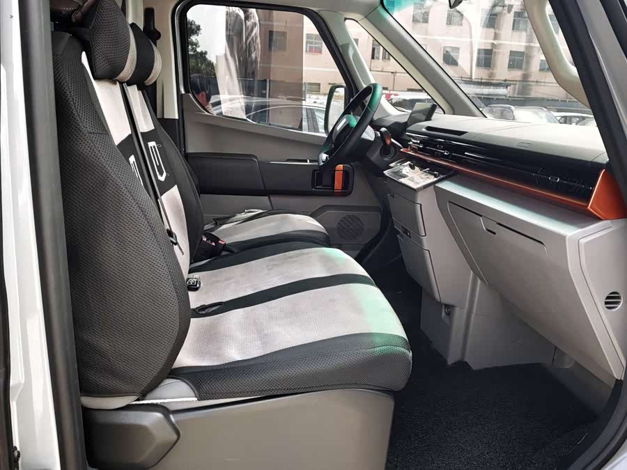 Remote Super VAN 2025 2WD Short Wheelbase Medium Roof 68kWh Smart Chip - zdjęcie 8
