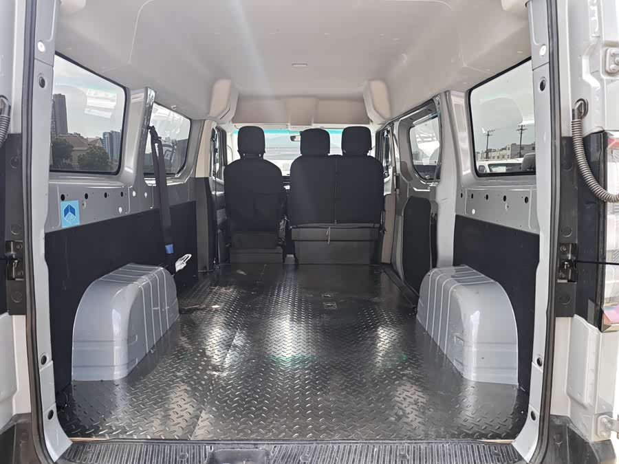 Remote Super VAN 2025 2WD Short Wheelbase Medium Roof 68kWh Smart Chip - zdjęcie 10
