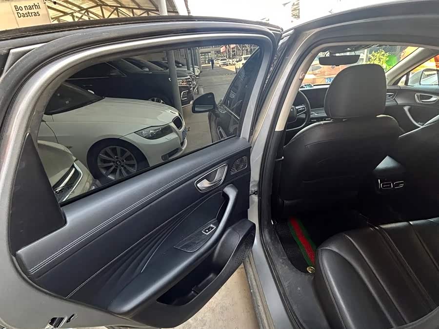 Roewe D7 2023 DMH 125km Super - zdjęcie 19