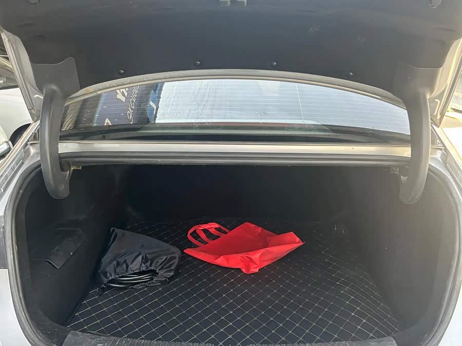 Roewe D7 2023 DMH 125km Super - zdjęcie 8