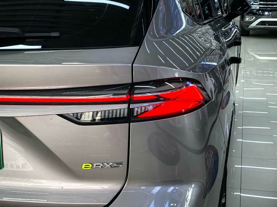 Roewe RX5 New Energy 2023 eRX5 Super Hybrid Superior - zdjęcie 11