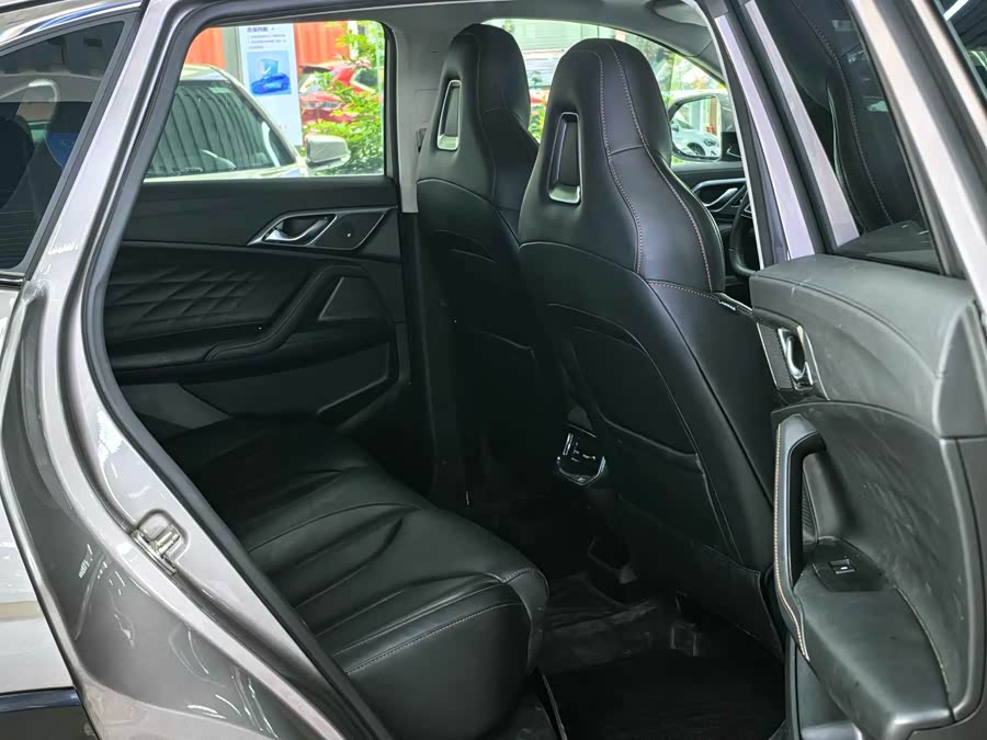 Roewe RX5 New Energy 2023 eRX5 Super Hybrid Superior - zdjęcie 13