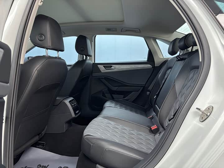 Sagitar 2023 280TSI DSG Excellence Plus - zdjęcie 15