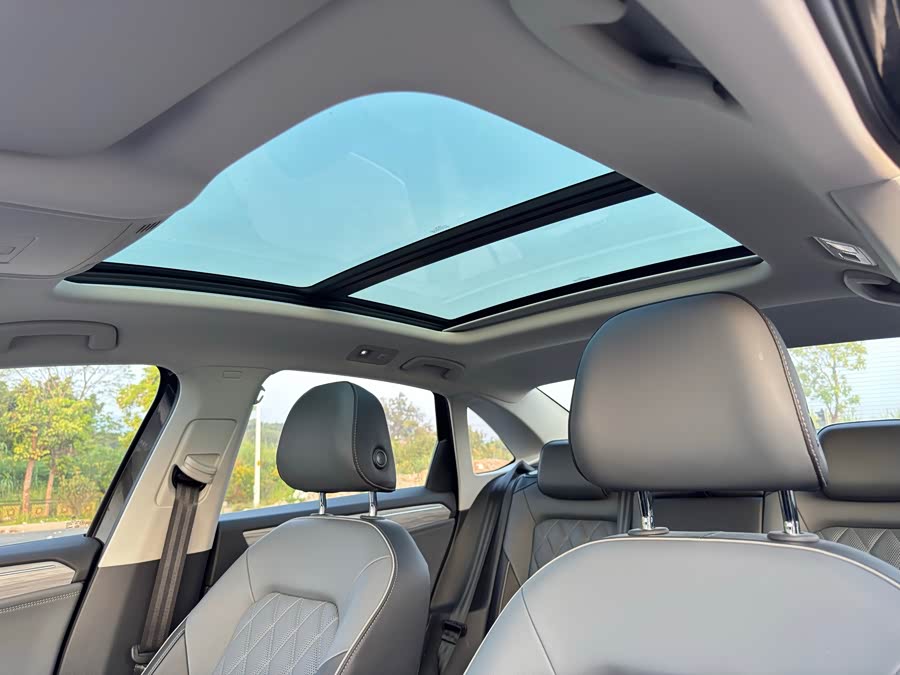 Sagitar 2024 300TSI DSG Beyond - zdjęcie 13