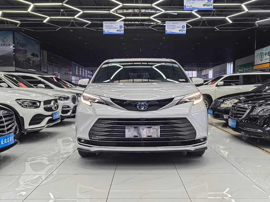 Sienna 2021 2.5L Hybrid Ultimate - zdjęcie 2
