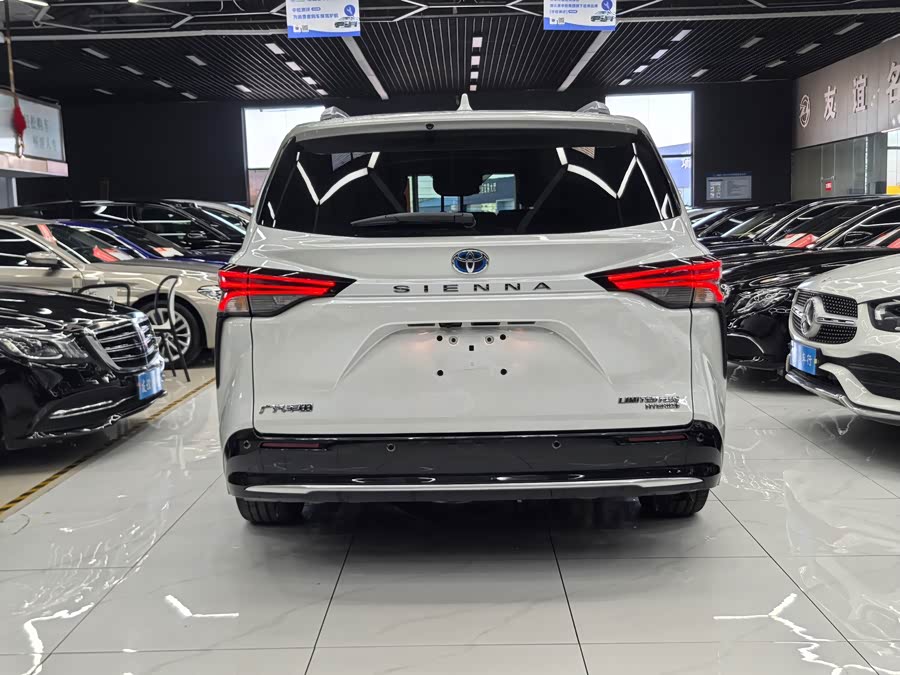 Sienna 2021 2.5L Hybrid Ultimate - zdjęcie 4