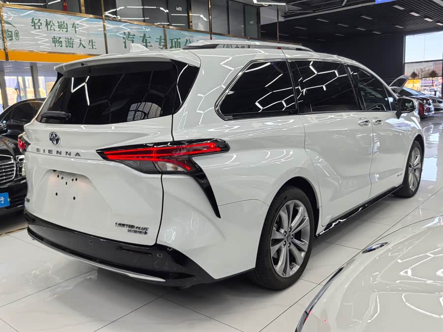 Sienna 2021 2.5L Hybrid Ultimate - zdjęcie 6