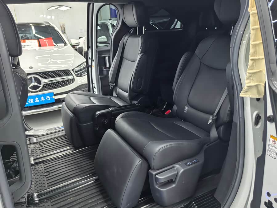 Sienna 2021 2.5L Hybrid Ultimate - zdjęcie 8