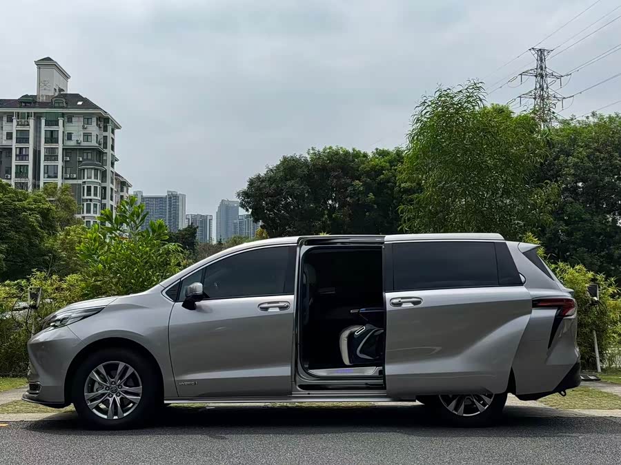 Sienna 2023 2.5L Hybrid Comfort Edition - zdjęcie 4