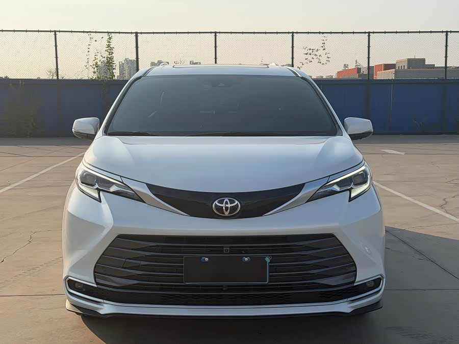 Sienna 2024 2.5L Hybrid 4WD Premium - zdjęcie 2