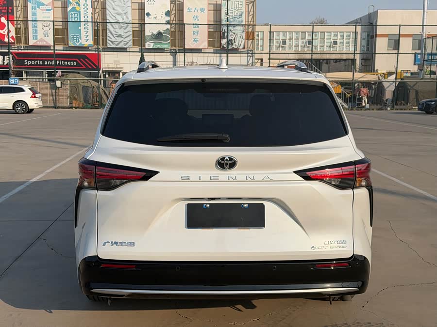 Sienna 2024 2.5L Hybrid 4WD Premium - zdjęcie 5