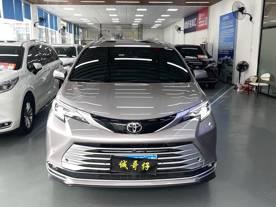 Sienna 2024 2.5L Hybrid Platinum - zdjęcie 2