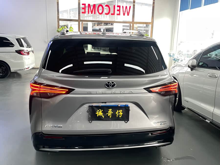 Sienna 2024 2.5L Hybrid Platinum - zdjęcie 14