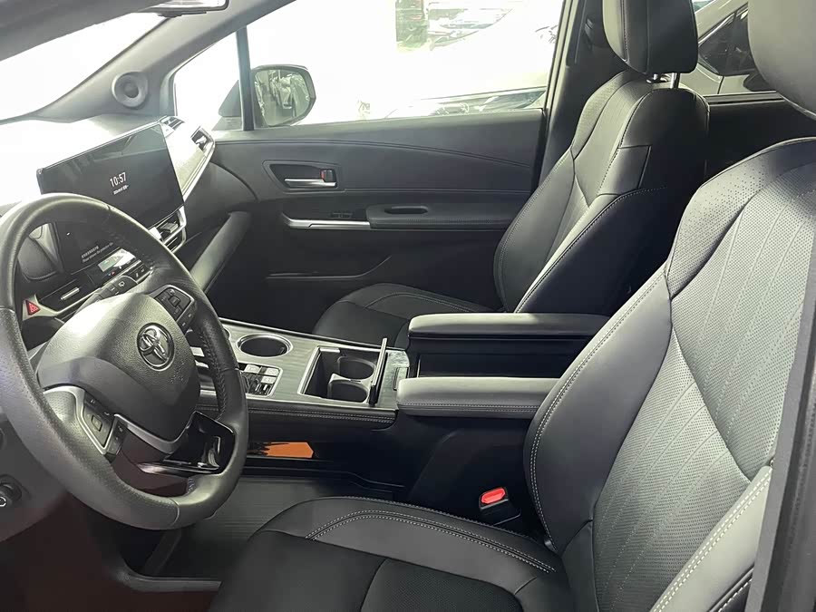 Sienna 2024 2.5L Hybrid Platinum - zdjęcie 16