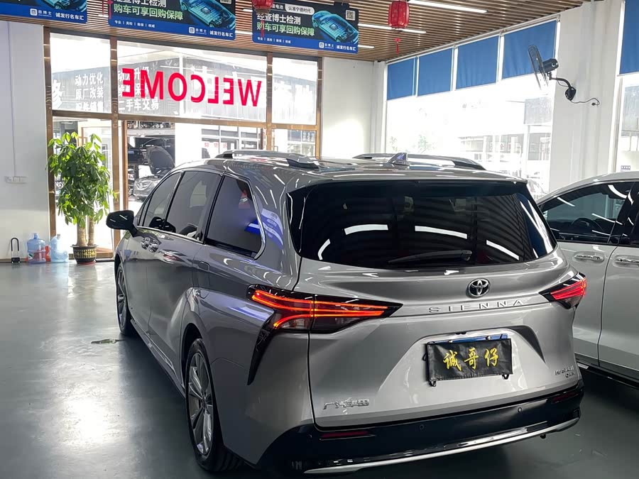 Sienna 2024 2.5L Hybrid Platinum - zdjęcie 6