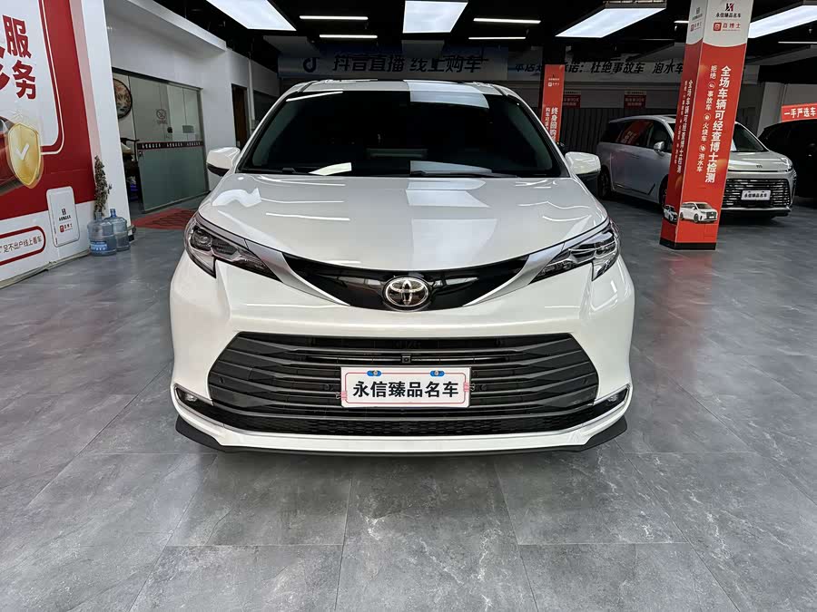 Sienna 2027 2.5L Hybrid 4WD Luxury - zdjęcie 2