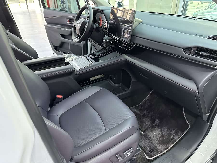 Sienna 2027 2.5L Hybrid 4WD Luxury - zdjęcie 11