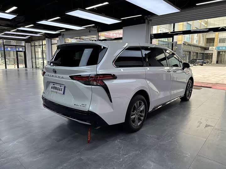 Sienna 2027 2.5L Hybrid 4WD Luxury - zdjęcie 17