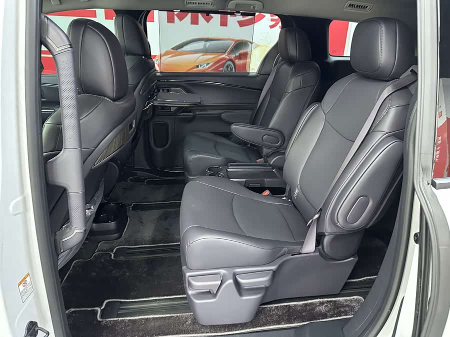 Sienna 2027 2.5L Hybrid 4WD Luxury - zdjęcie 8