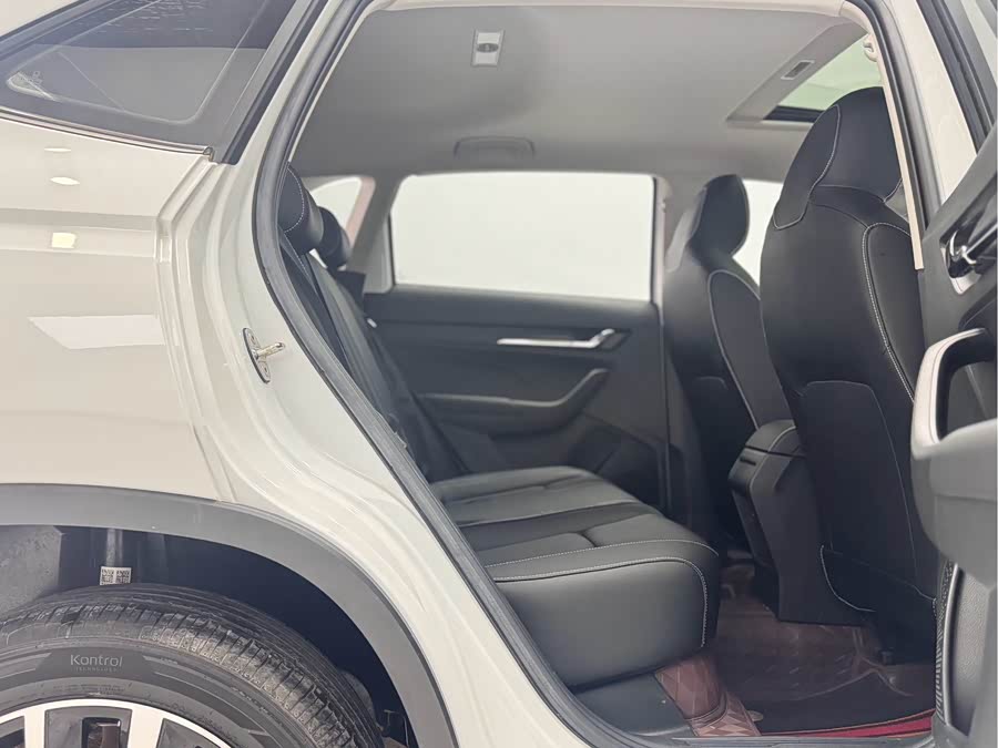 Skoda Kamiq 2023 Facelift 1.5L Automatic Comfort Edition - zdjęcie 12
