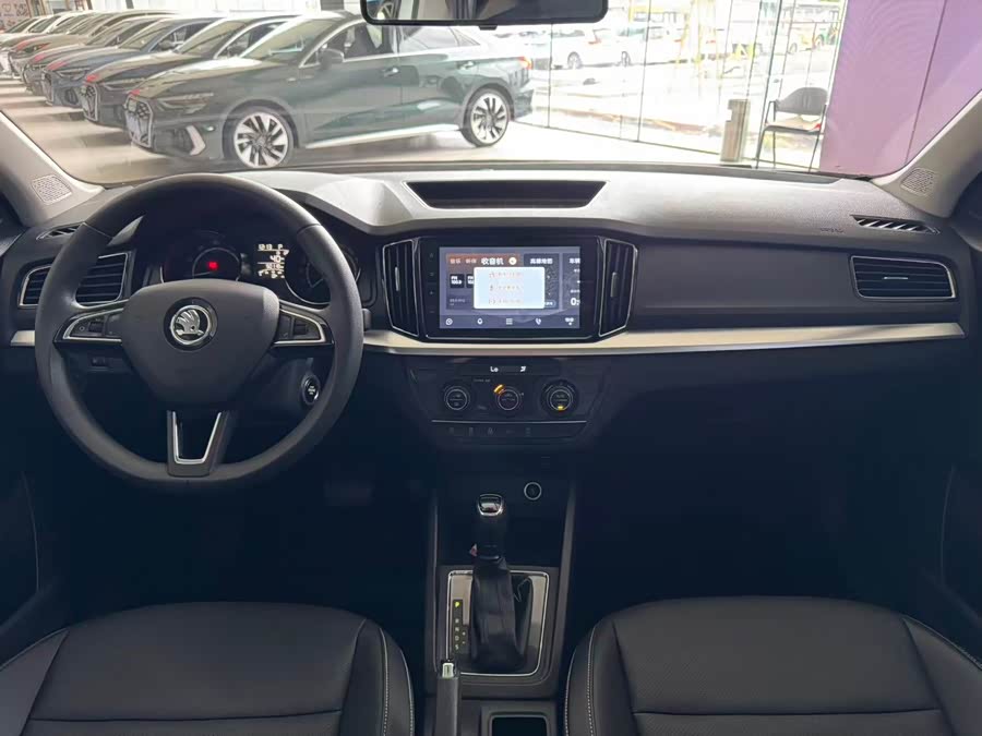Skoda Kamiq 2023 Facelift 1.5L Automatic Comfort Edition - zdjęcie 14