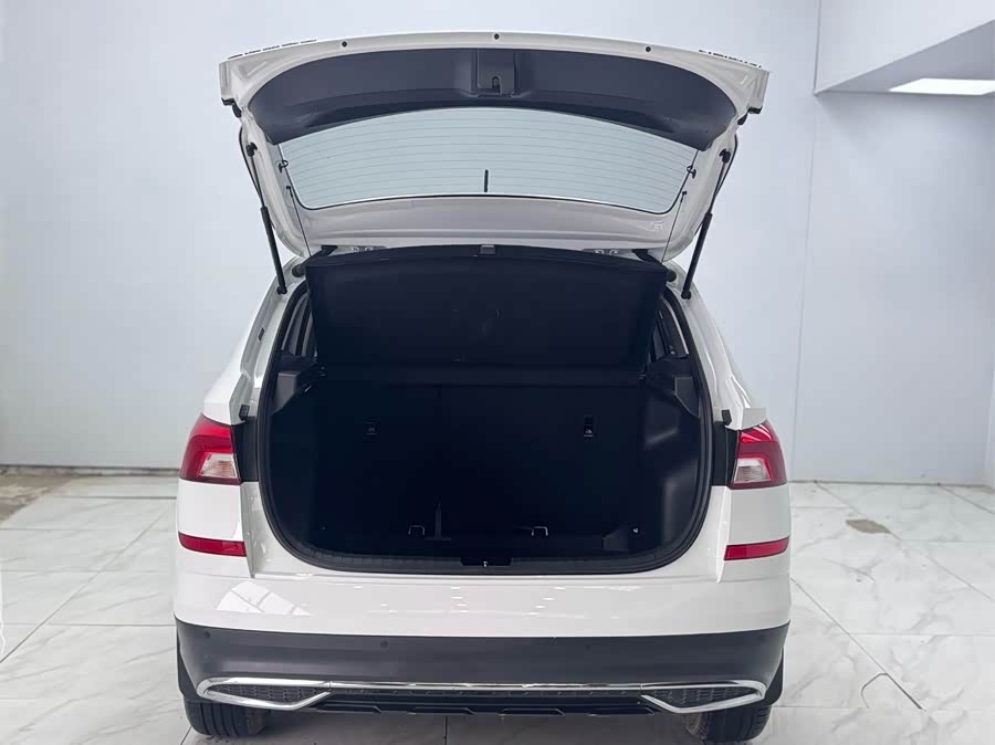 Skoda Kamiq 2023 Facelift 1.5L Automatic Comfort Edition - zdjęcie 15