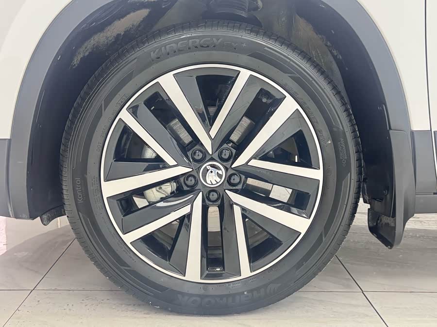 Skoda Kamiq 2023 Facelift 1.5L Automatic Comfort Edition - zdjęcie 16