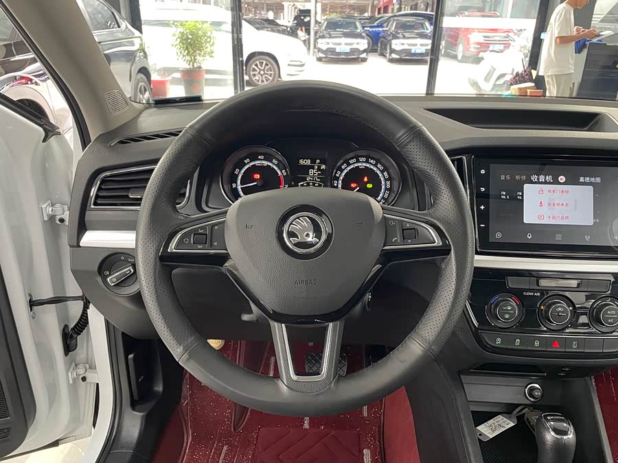 Skoda Kamiq 2023 Facelift 1.5L Automatic Comfort Edition - zdjęcie 9