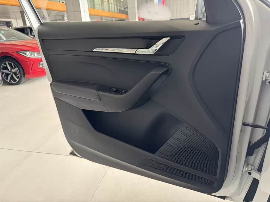 Skoda Kamiq 2023 Facelift 1.5L Automatic Comfort Edition - zdjęcie 10