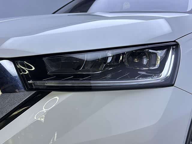Skoda Kamiq 2023 GT 1.5L Auto Premium - zdjęcie 3