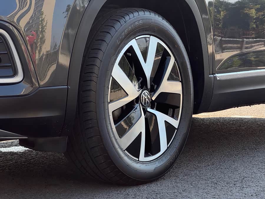 Tayron 2023 330TSI Two-Wheel Drive Luxury Plus Advanced Edition - zdjęcie 17