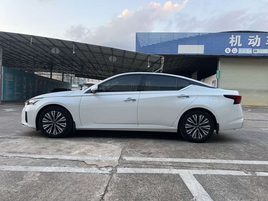 Teana 2022 2.0L XL-Upr Luxury - zdjęcie 4