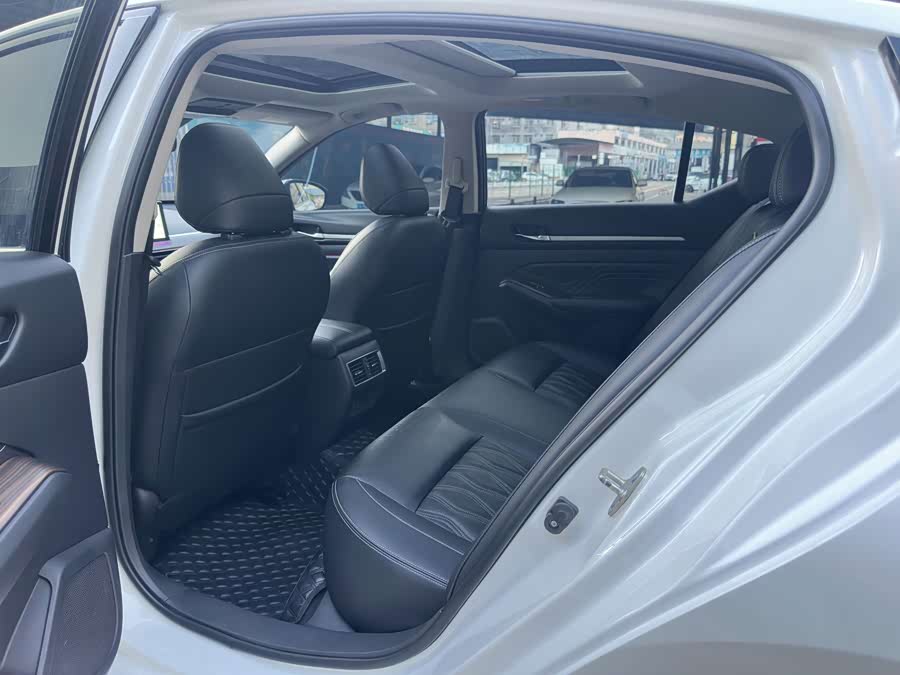 Teana 2022 2.0L XL-Upr Luxury - zdjęcie 9