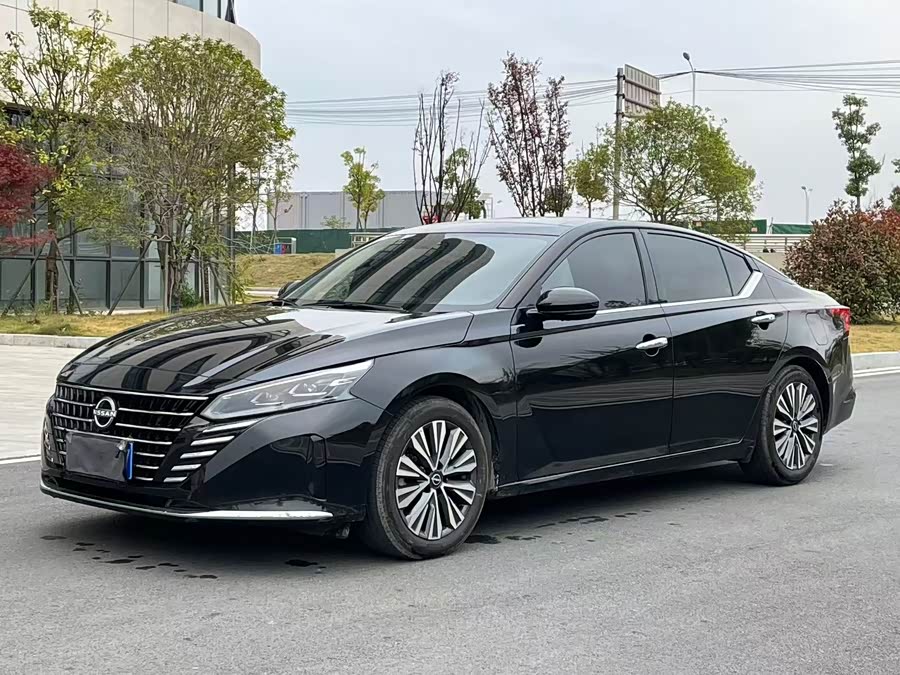 Teana 2024 2.0L SV Black Gold Edition - zdjęcie 1