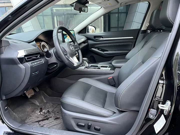 Teana 2024 2.0L SV Black Gold Edition - zdjęcie 13