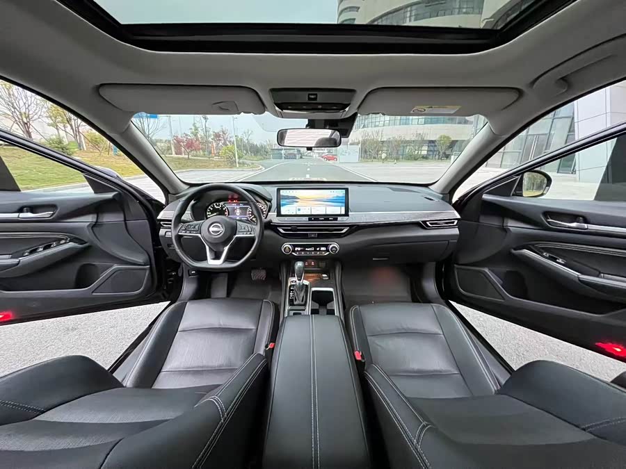Teana 2024 2.0L SV Black Gold Edition - zdjęcie 5