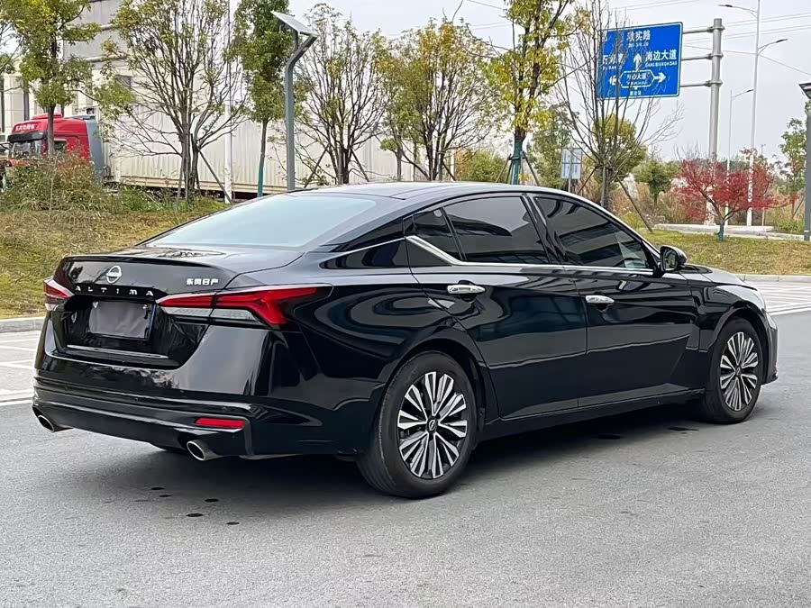 Teana 2024 2.0L SV Black Gold Edition - zdjęcie 9