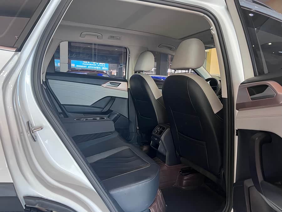 Tiguan 2023 300TSI 2WD Full Moon Edition - zdjęcie 13