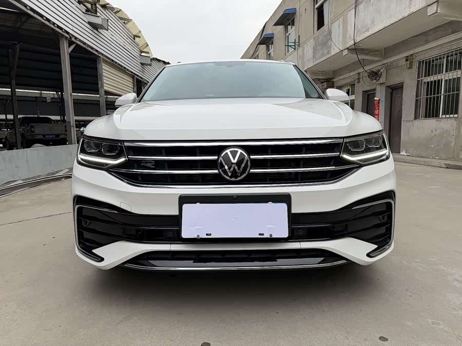 Tiguan L 2022 330TSI Automatic Two-Wheel Drive R-Line Yuexiang Edition - zdjęcie 2