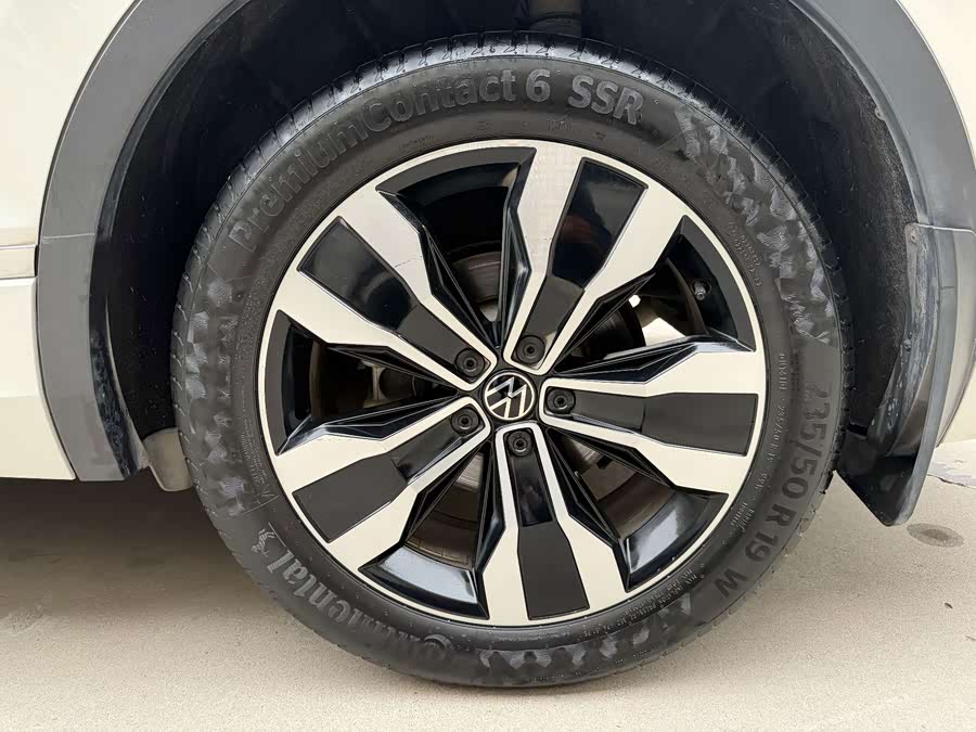 Tiguan L 2022 330TSI Automatic Two-Wheel Drive R-Line Yuexiang Edition - zdjęcie 12
