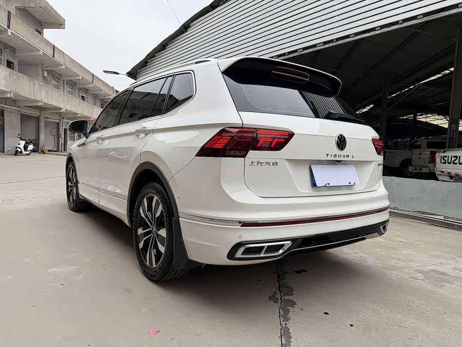 Tiguan L 2022 330TSI Automatic Two-Wheel Drive R-Line Yuexiang Edition - zdjęcie 16
