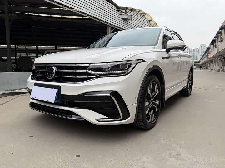 Tiguan L 2022 330TSI Automatic Two-Wheel Drive R-Line Yuexiang Edition - zdjęcie 17