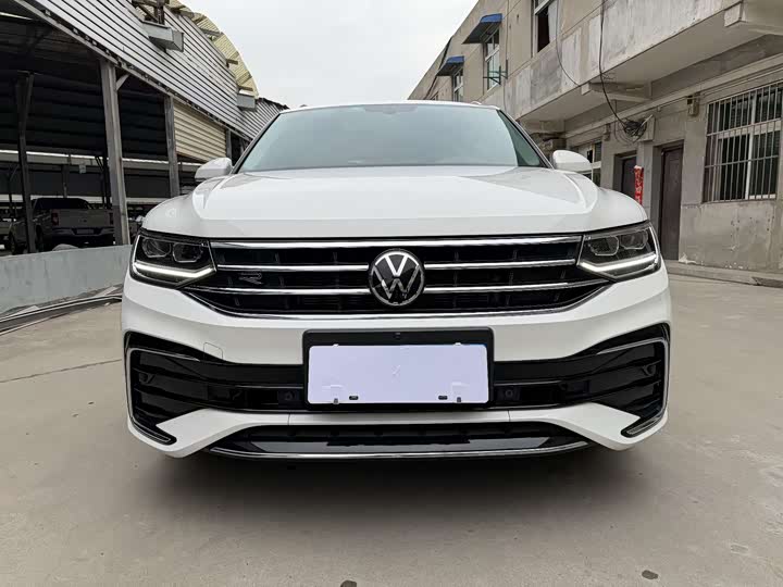 Tiguan L 2022 330TSI Automatic Two-Wheel Drive R-Line Yuexiang Edition - zdjęcie 18