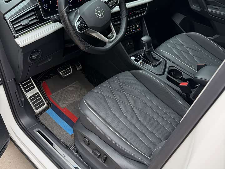 Tiguan L 2022 330TSI Automatic Two-Wheel Drive R-Line Yuexiang Edition - zdjęcie 20